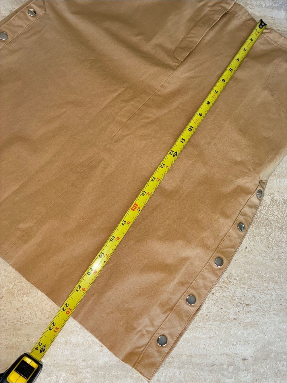 Que Skirt, Women's 10, Tan, Silver Snaps on side slits, zip front, pockets. EUC - Picture 13 of 16